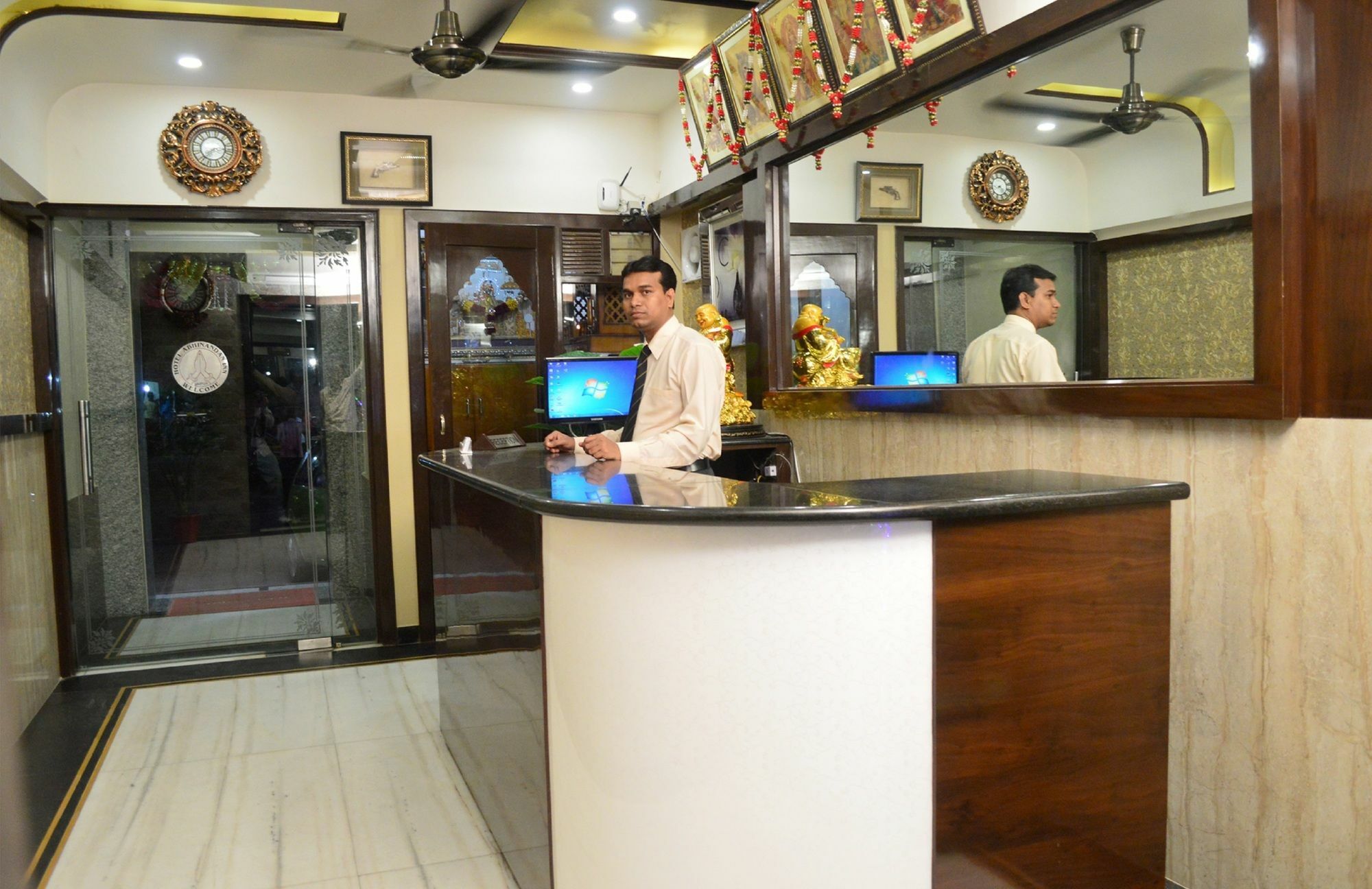 Hotel Abhinandan Inn Jaipur Eksteriør bilde